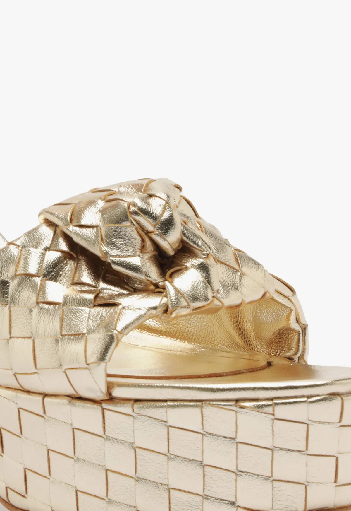 Kareena Knot Platform