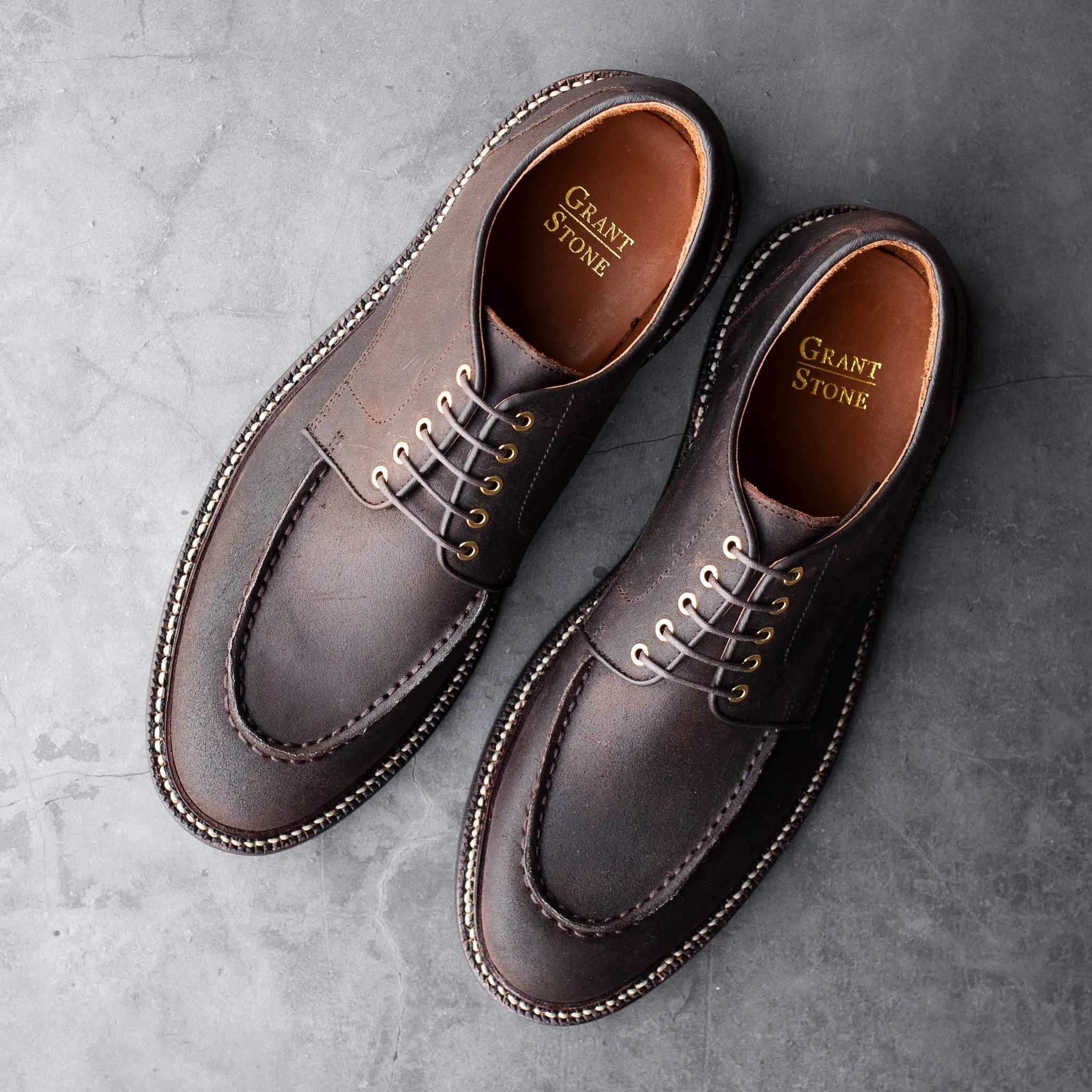 Moc Toe Derby Tobacco Waxed Commander