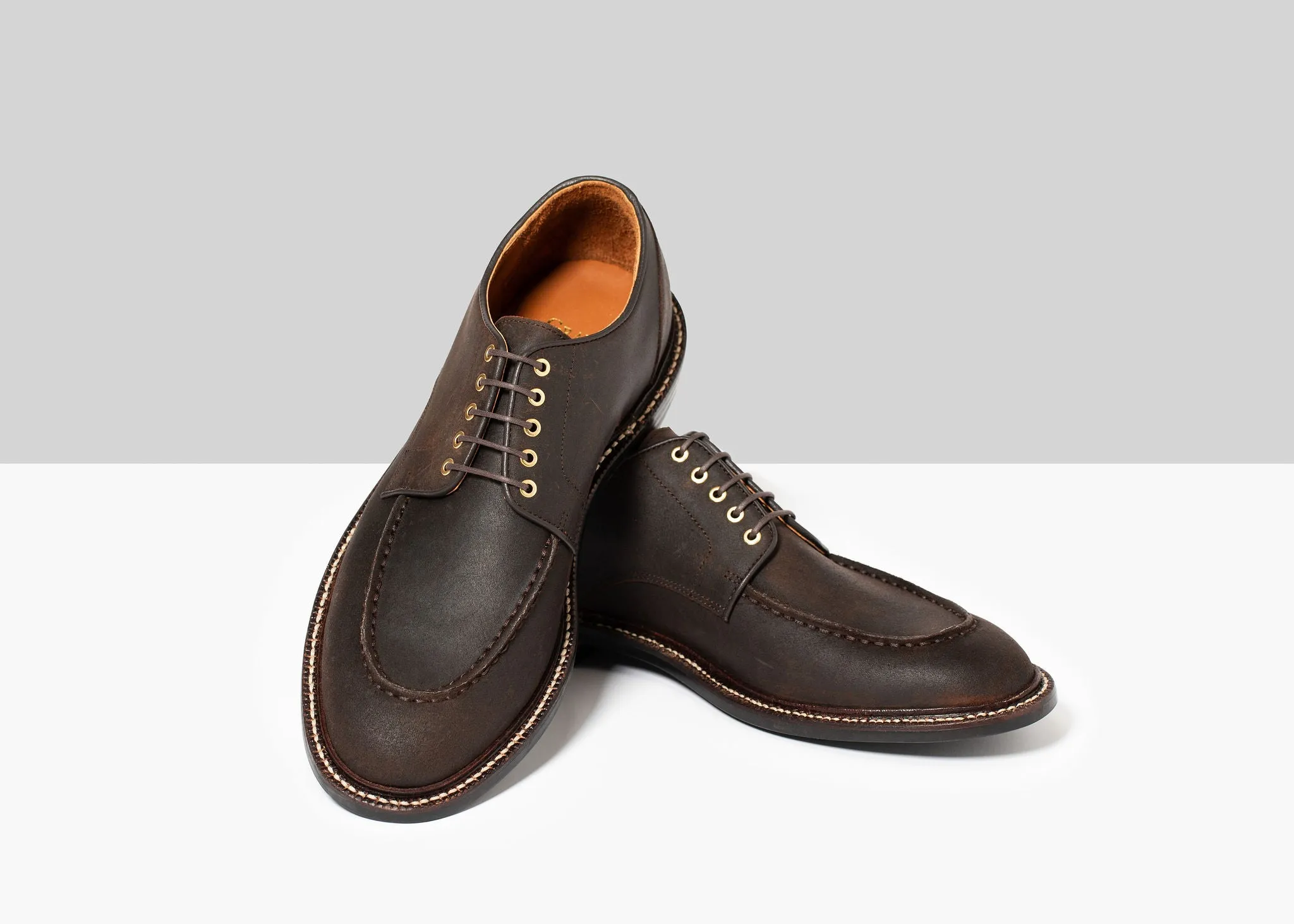 Moc Toe Derby Tobacco Waxed Commander
